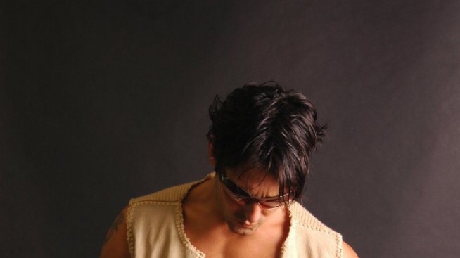 Защо мъжете постоянно си пипат слабините