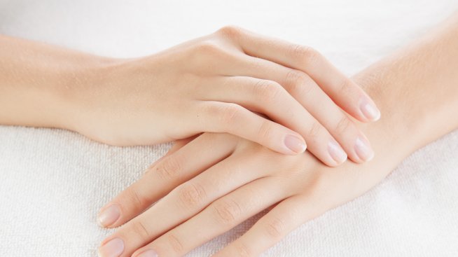 Няколко стъпки да се спасим от чупливите нокти