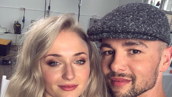 Чар или бедствие: Софи Търнър с къса коса