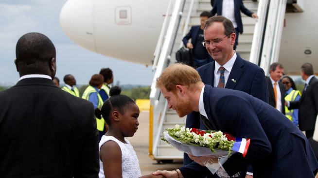 Заради зика: Хари на визита в Замбия без Меган