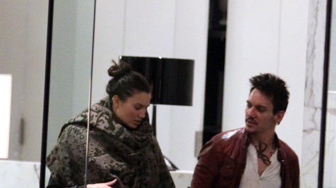 Джонатан Рис Майърс излиза с австралийски модел