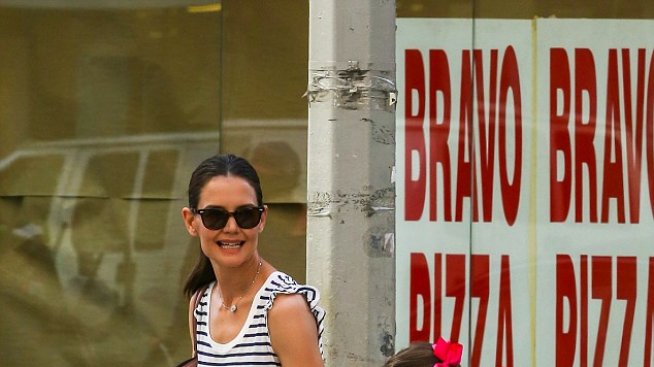 Том Круз далеч от дъщеря си на рождения ѝ ден