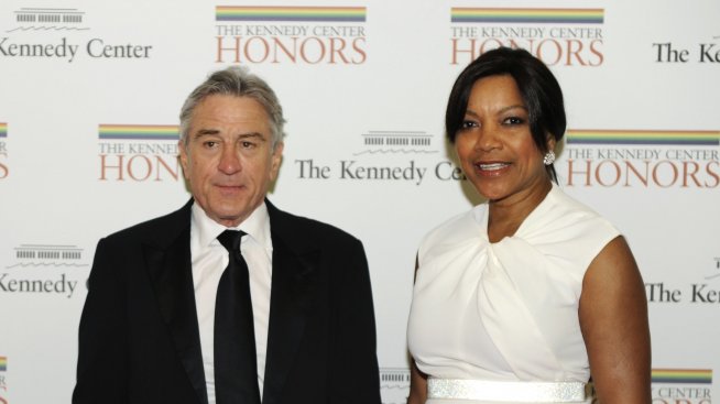 Съпругата на Робърт Де Ниро бе отличена с “майка на годината“