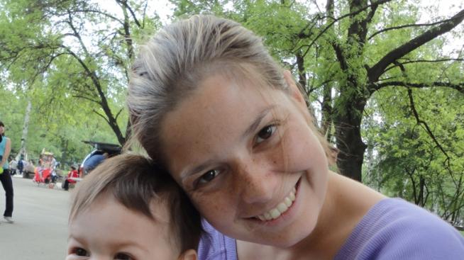 Алекс Сърчаджиева подкара трактор