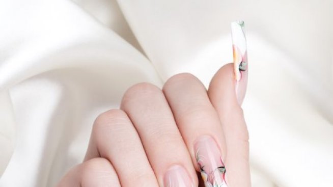 Естетсвени дълги  и красиви нокти