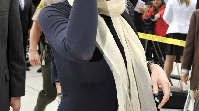 Линдзи пак в затвора, но за 5 часа