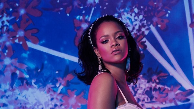 Секси, по-секси, Риана: Фаталната жена