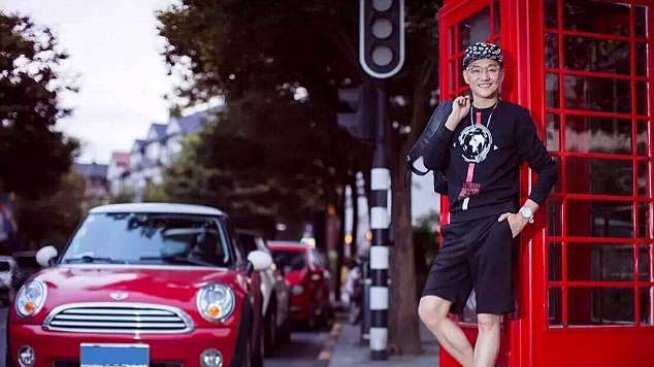 Пенсионер от Шанхай шокира с външността си