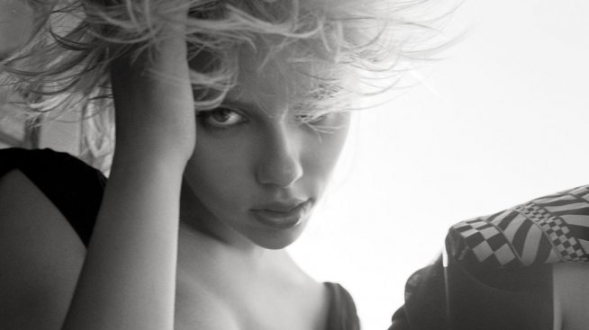 Откриха кой е хакнал телефона на Скарлет