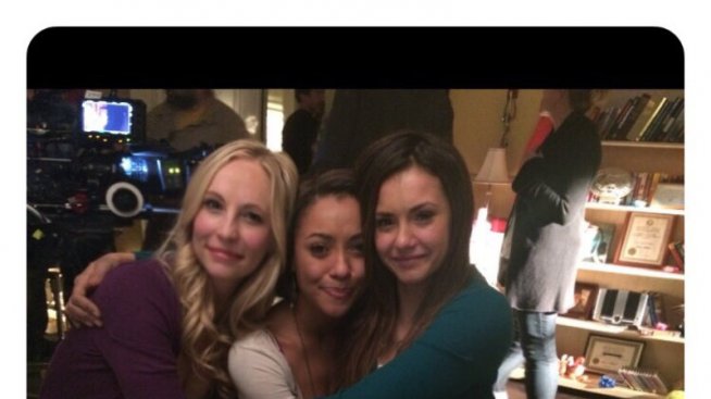 Нина Добрев подпухна от плач