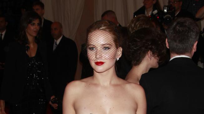 Дженифър Лорънс страдала от косопад