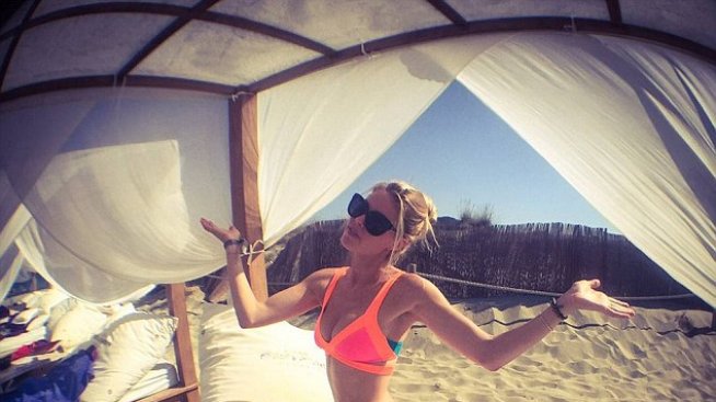 Дауцен Крос разпуска на Ибиса