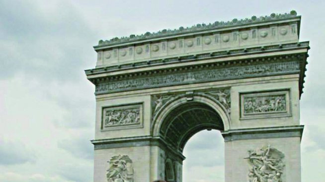 Глория посреща 40-ия си рожден ден на концерт на Цеца