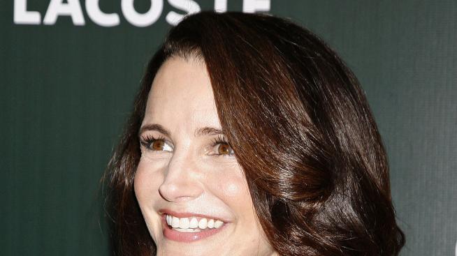 Кристин Дейвис си осинови момиче