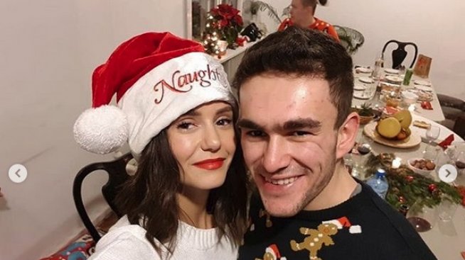 Нина Добрев в София за Коледа!