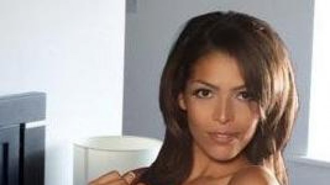 Детронираха британска миска заради снимка във Фейсбук