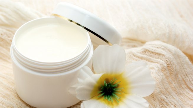 Вазелин в помощ на красотата
