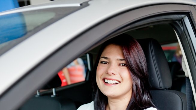 Безопасно ли е говоренето с хендсфри, докато шофирате