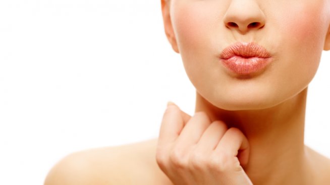 Топ 3 на домашните рецепти за тъмни устни