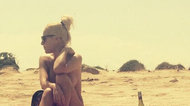 Летни страсти без микрофон: Горещо време, горещи певици