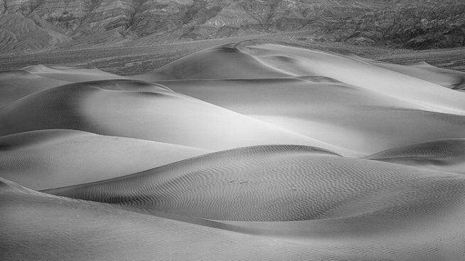 Безкрайни пясъчни морета