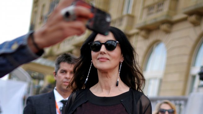 Охранители на Моника Белучи нападнаха фоторепортери (ВИДЕО)