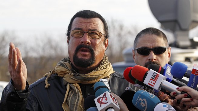 Сегал се измъква за секс тормоза у нас