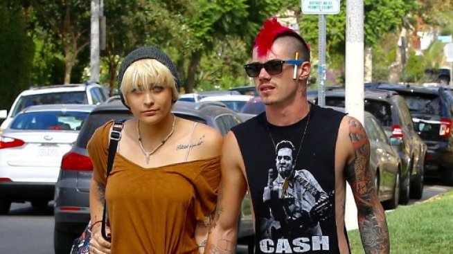 Парис Джексън скъса с гаджето си