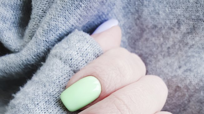 Многоцветен маникюр: Хит за пролет-лято 2019