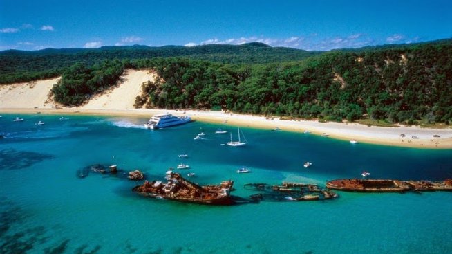 Корабни отломки и разруха – атракцията на остров Моретон