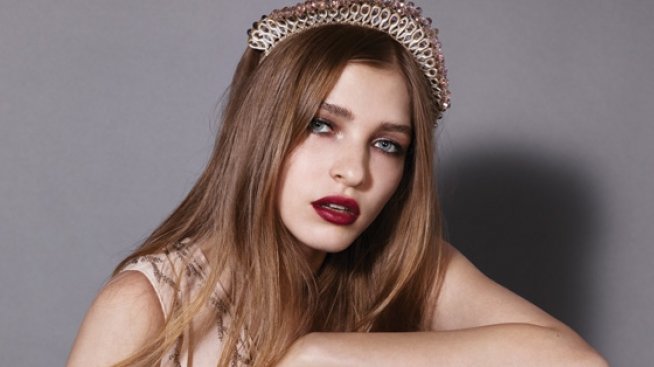 Кейт Мос откри празничния сезон