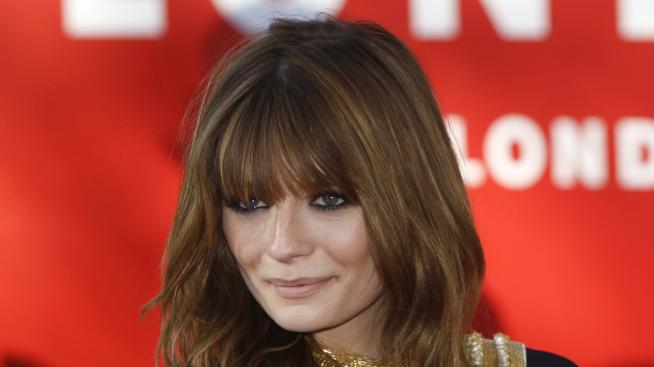 Миша Бартън съди майка си