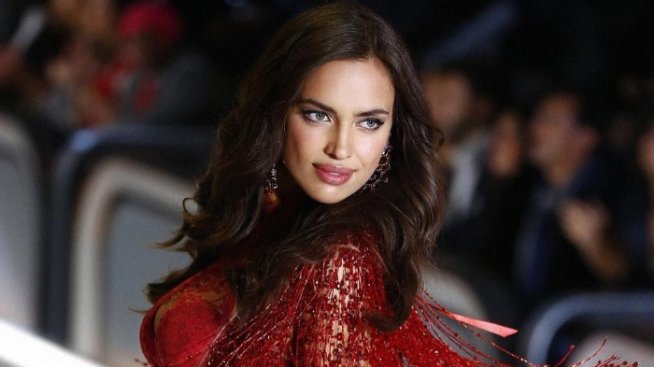 Ирина с годежен пръстен, официално е!