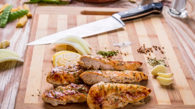 Видео рецепта: Пиле с чесън