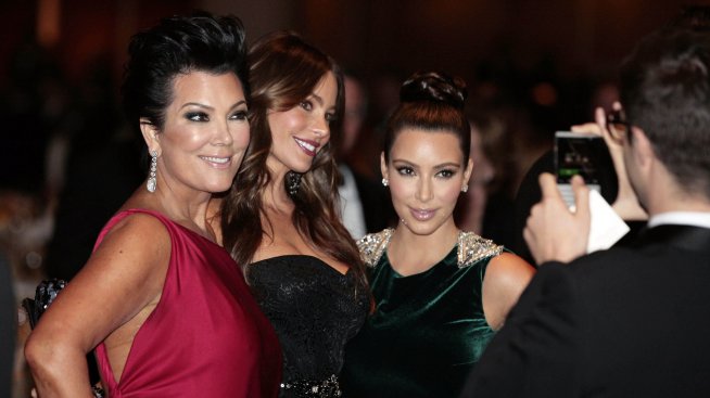 Кланът Кардашян ще си купува парцел на гробищата