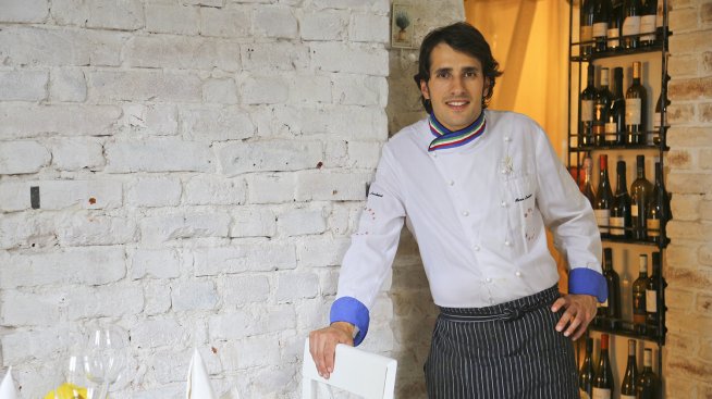 Гощават Ал Бано и Ромина Пауър с домашни специалитети у нас