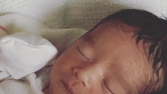 Джесика Алба роди момче!