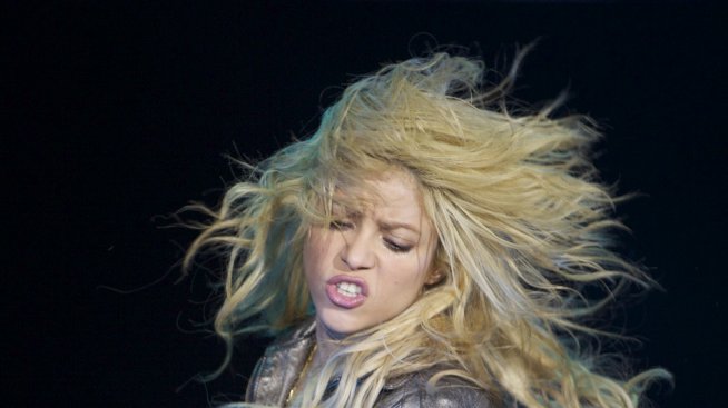 Шакира съкрати концерт заради любовна среща