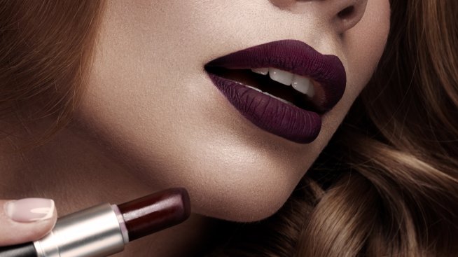 5 правила при носенето на тъмно червило