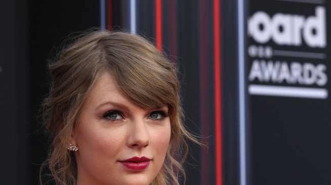 Гаджето на Тейлър Суифт първи коментира връзката им