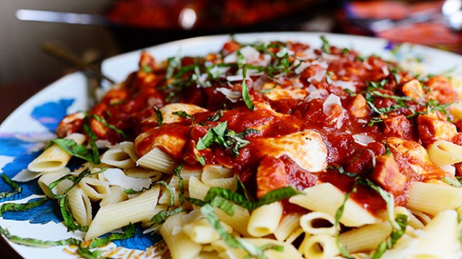 Паста с моцарела и пиле