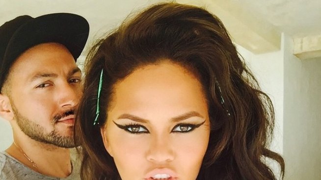 Криси Тейгън стана брюнетка