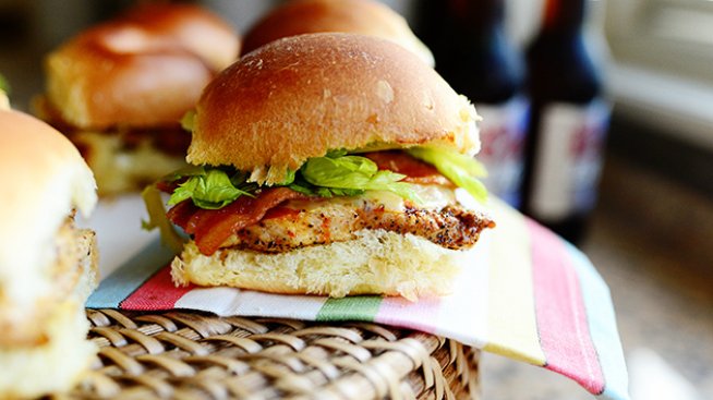 Пикантни хамбургери с бекон