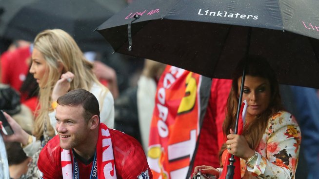 Колийн Рууни не дава на Уейн да играе в чужбина