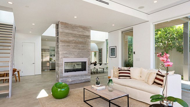 Първият общ дом на Ники Рийд и Иън Сомърхолдър