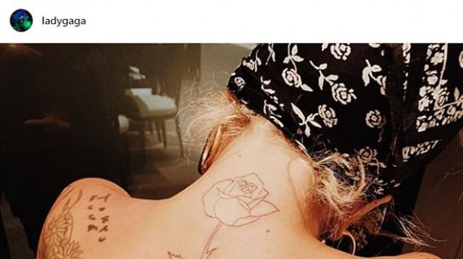 Лейди Гага с две нови татуировки