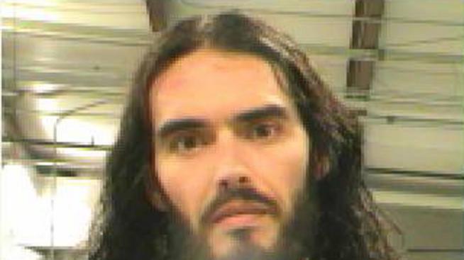 Ръсел Бранд се предаде сам на полицията