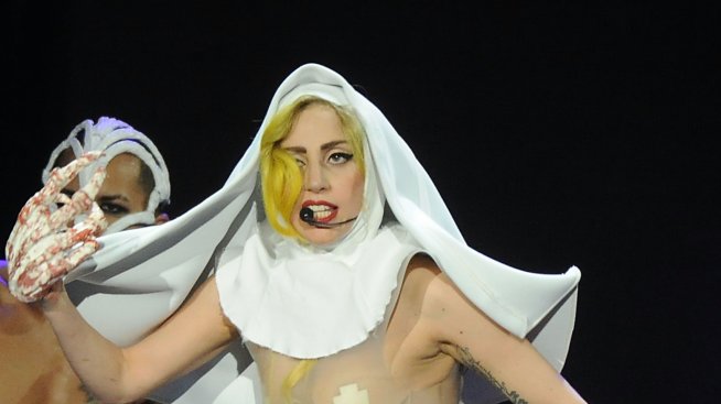 Лейди Гага не била фабрика за хитове