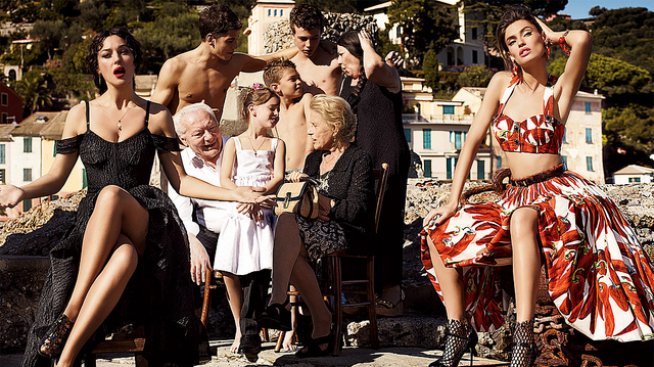 Музата Моника Белучи