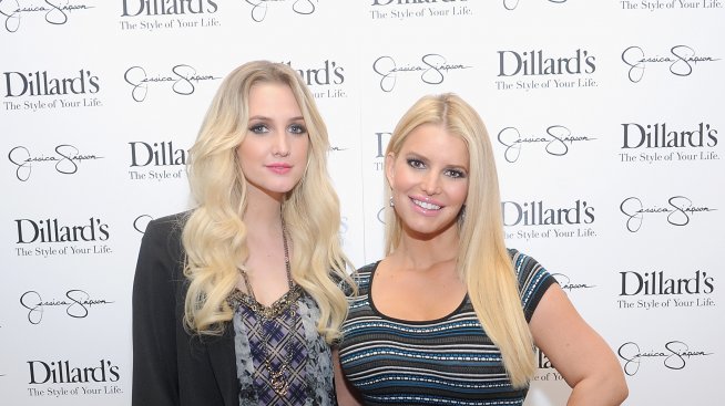 Джесика и Ашли Симпсън са започнали булчински войни